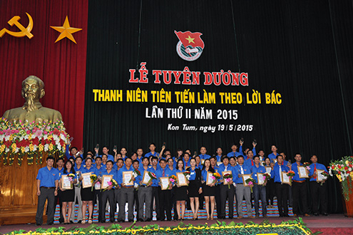 Liên hoan thanh niên tiên tiến làm theo lời Bác khu vực miền Trung - Tây Nguyên